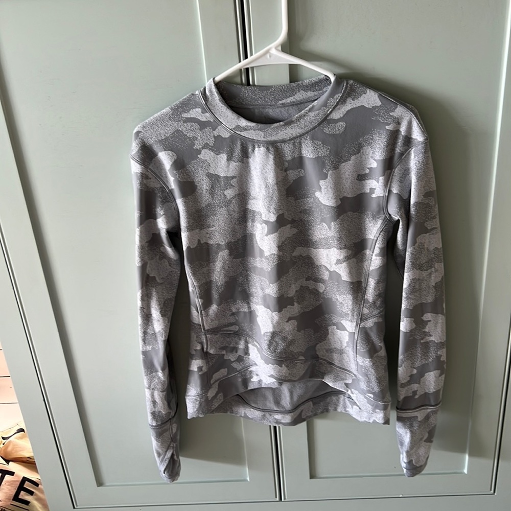 lululemon gray camo tight sweatshirt